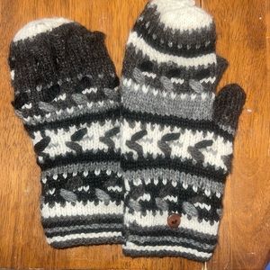Artesanía Fleece Lined Hat and Fingerless Glove/Mittens Set